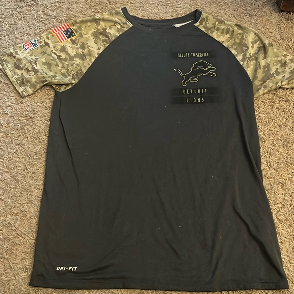 Men’s Detroit Lions Nike Salute to Service Shirt